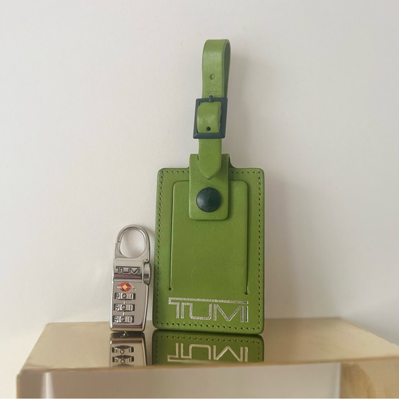 PENDING: Y2K Green Tumi Luggage Tag, Lock, comes with original manual - Picture 9 of 10